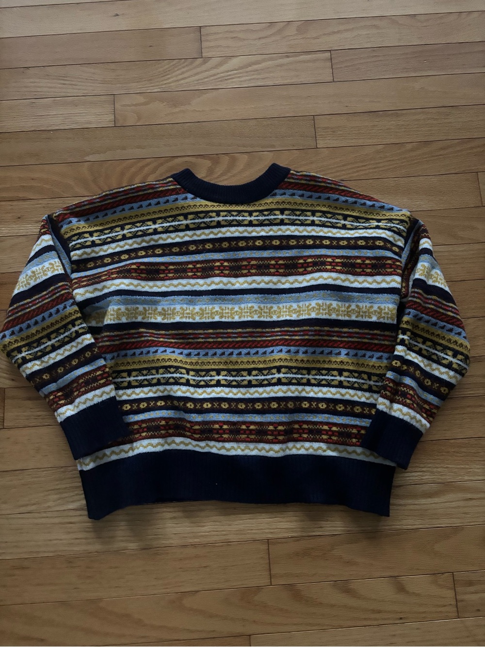 Women’s sweater in Fall colors. Stretchy and soft, cropped length and sleeves